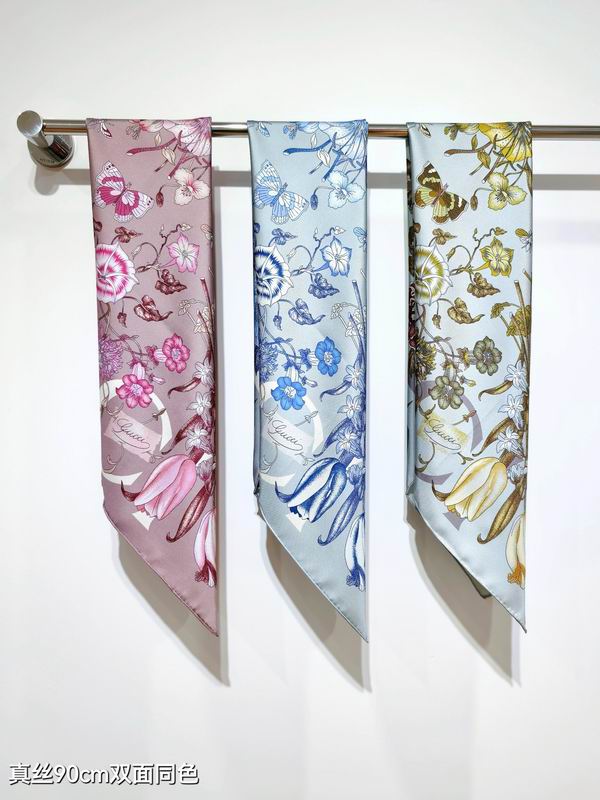 Gucci silk scarf 90X90cm E030153